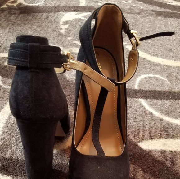SOLD: Black suede heels 6.5 - Picture 2 of 5